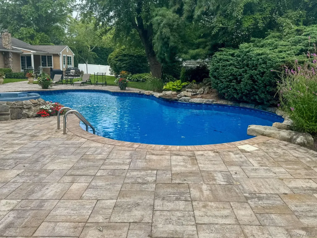 23 Astro Place Dix Hills NY 11746