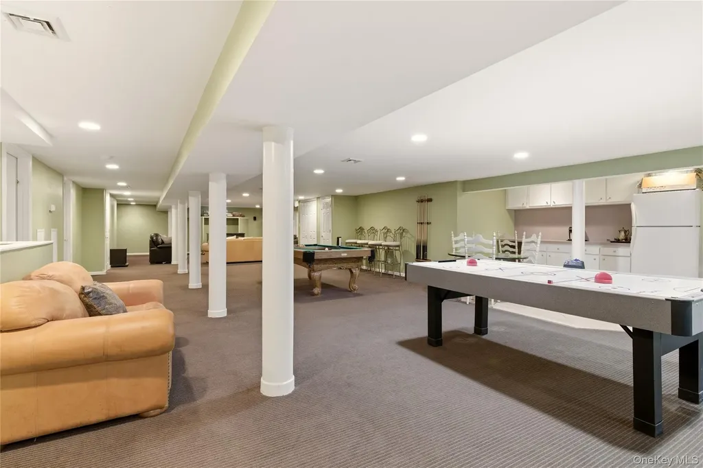 23 Astro Place Dix Hills NY 11746