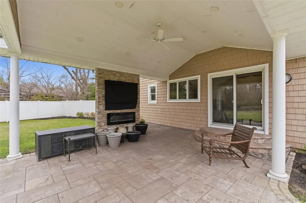 23 Astro Place Dix Hills NY 11746