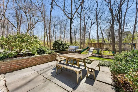 98 Cushman Road Scarsdale NY 10583