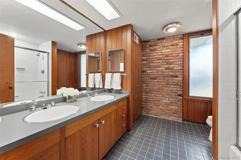 98 Cushman Road Scarsdale NY 10583