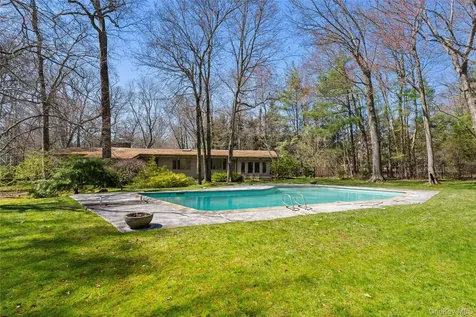 98 Cushman Road Scarsdale NY 10583