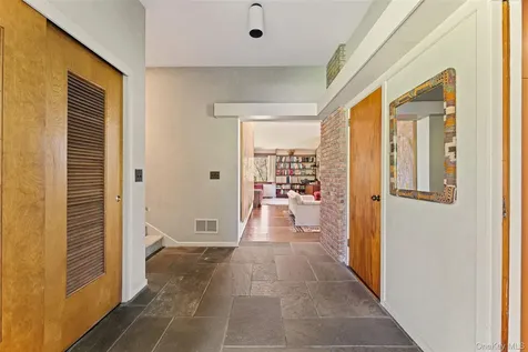 98 Cushman Road Scarsdale NY 10583