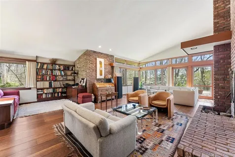 98 Cushman Road Scarsdale NY 10583
