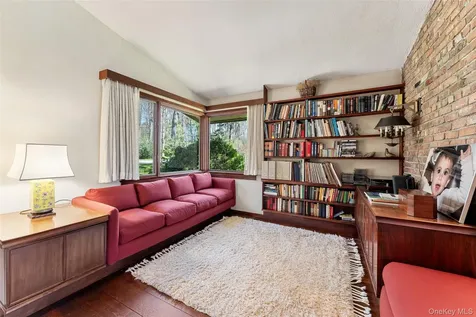98 Cushman Road Scarsdale NY 10583