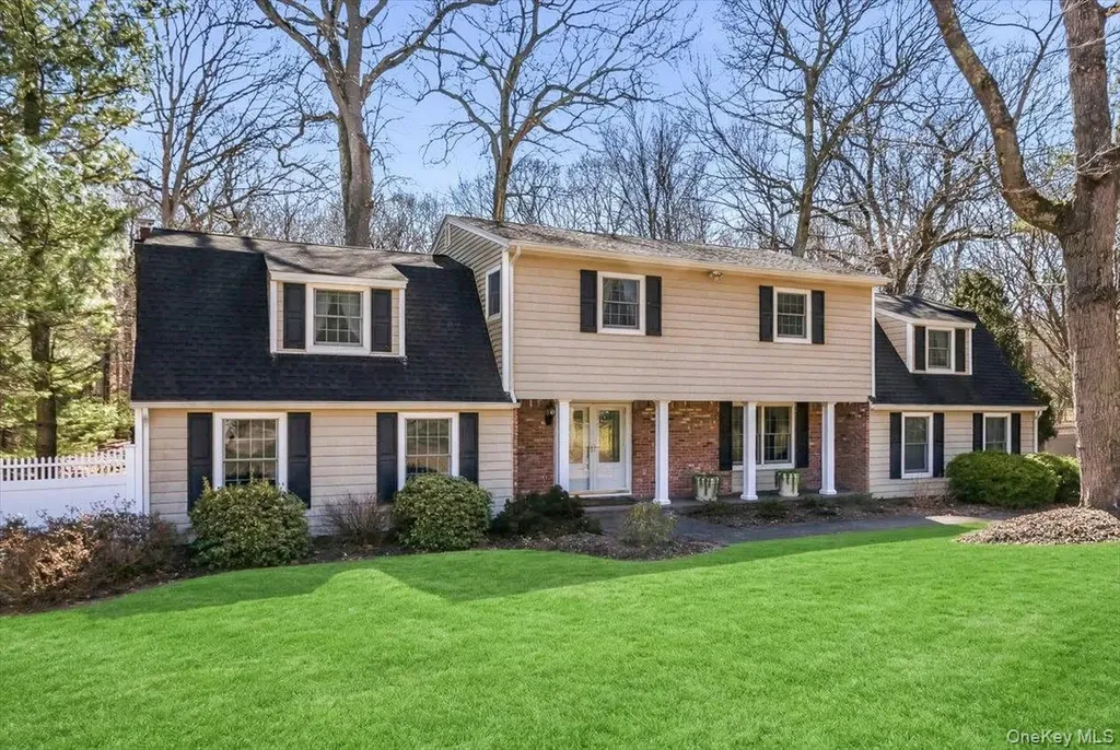 12 Bob O Link Lane Northport NY 11768