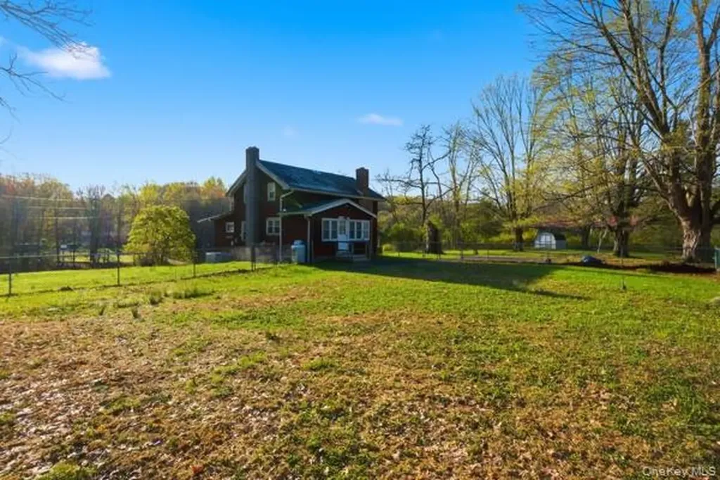 32 Heinsman Lane Wallkill NY 12589