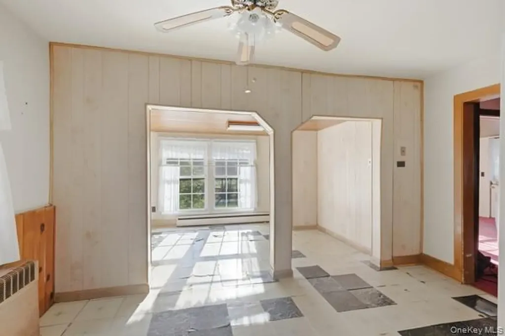32 Heinsman Lane Wallkill NY 12589