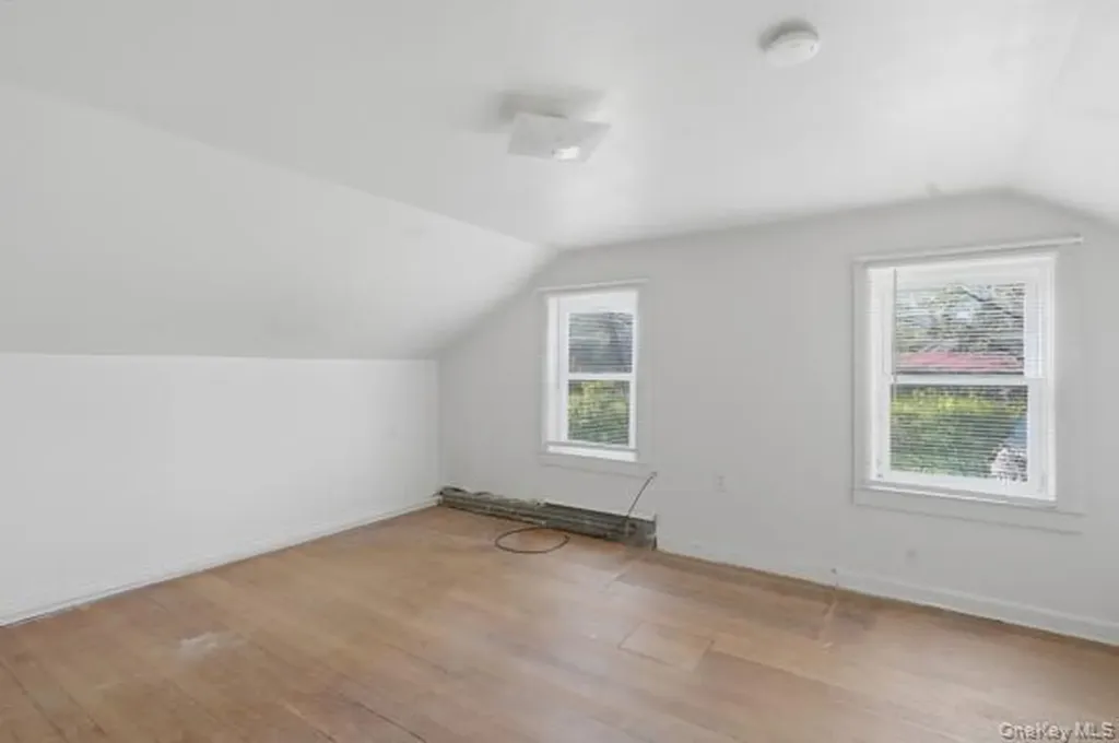 32 Heinsman Lane Wallkill NY 12589