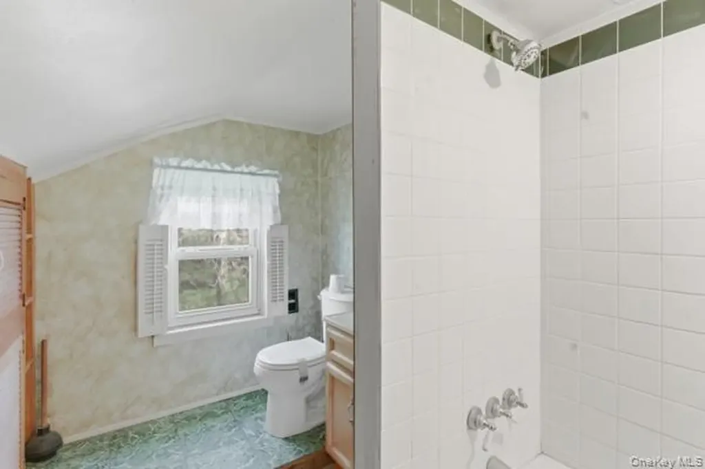 32 Heinsman Lane Wallkill NY 12589