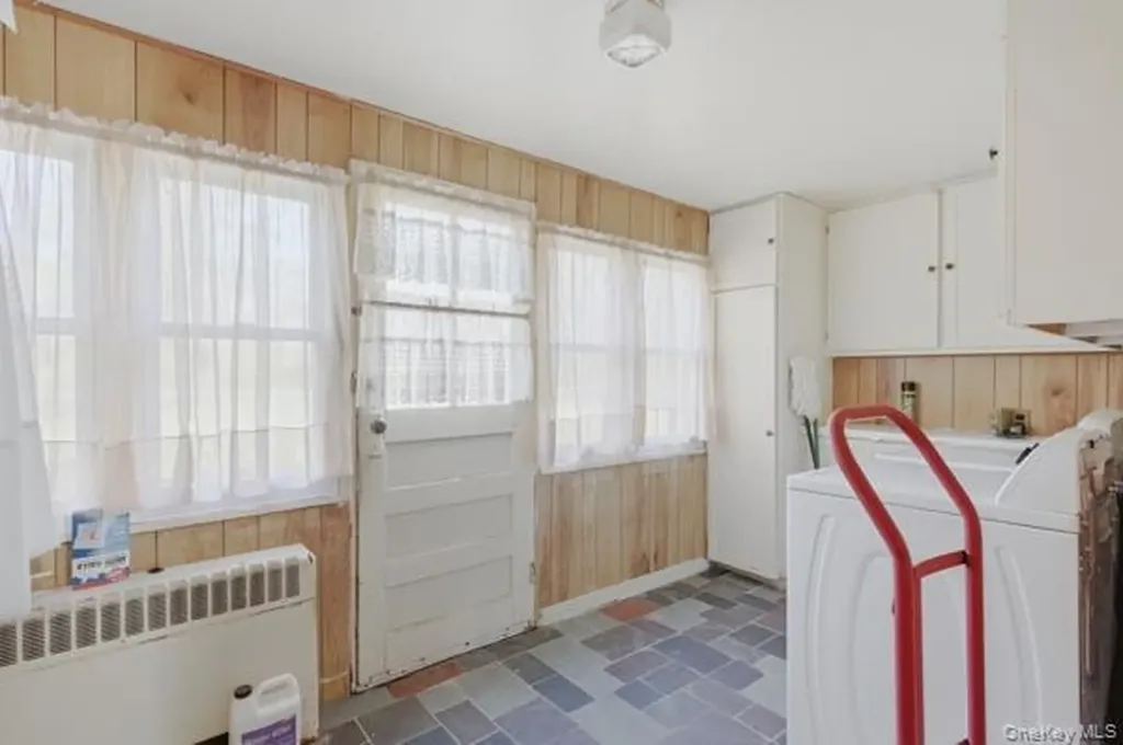 32 Heinsman Lane Wallkill NY 12589