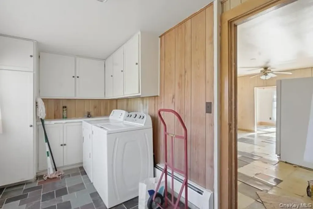 32 Heinsman Lane Wallkill NY 12589