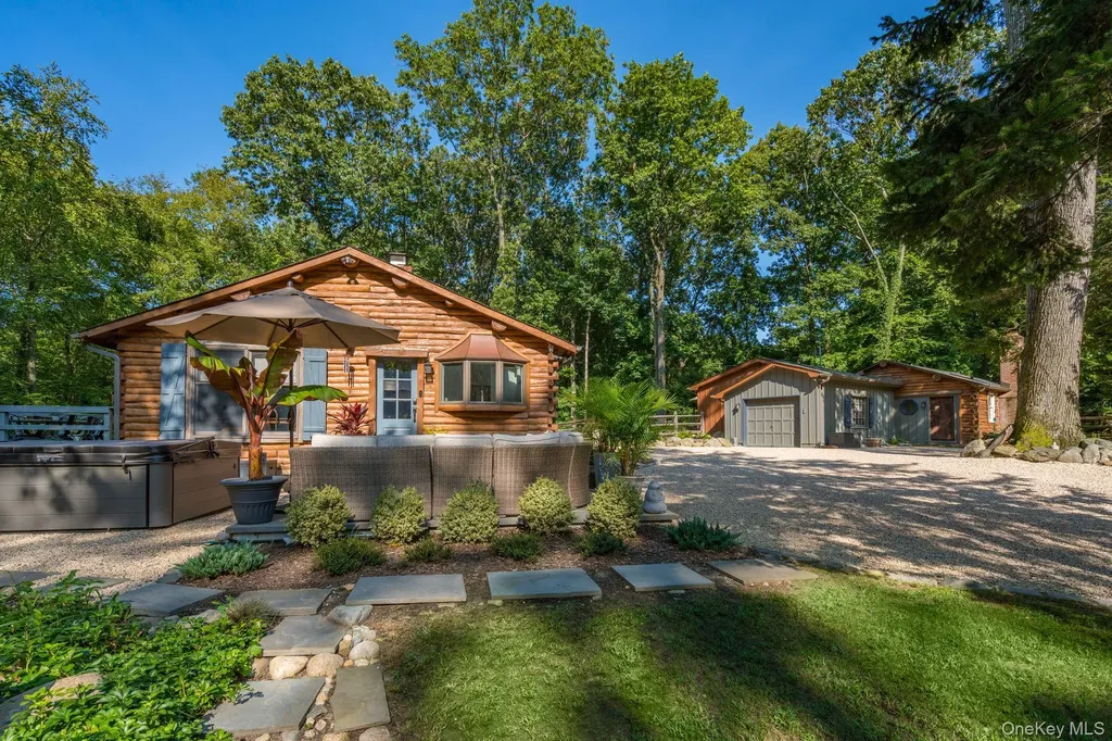 24 Forrest Drive Lloyd Harbor NY 11743