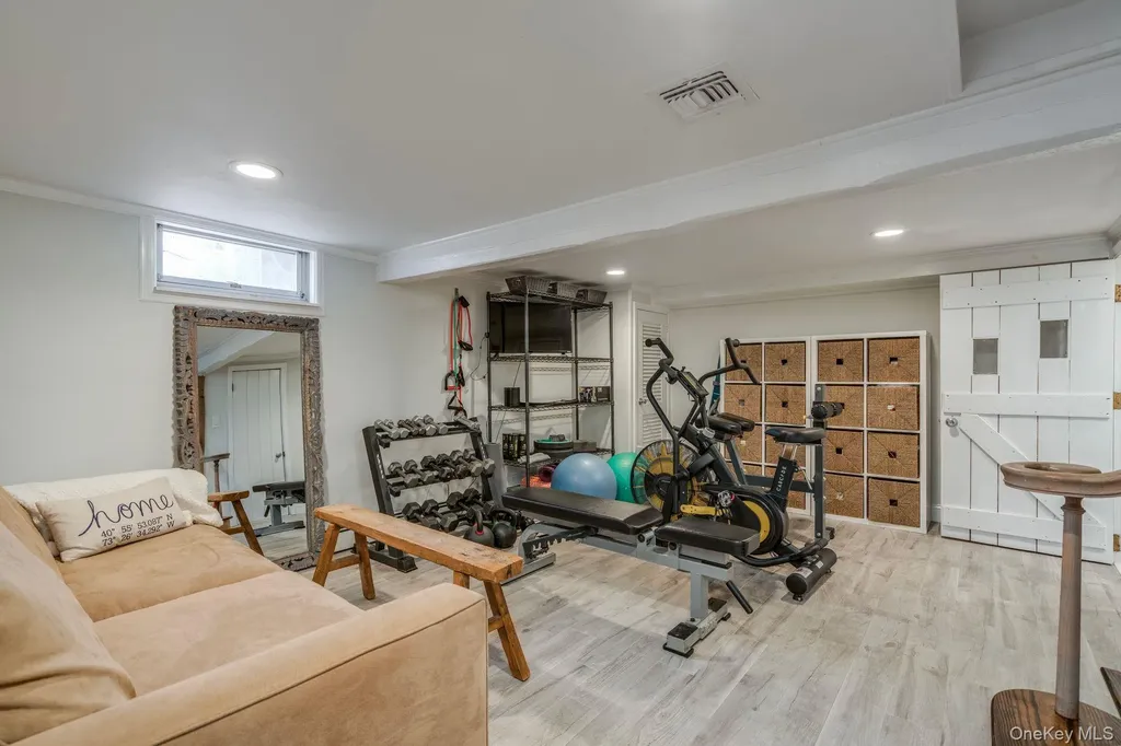24 Forrest Drive Lloyd Harbor NY 11743