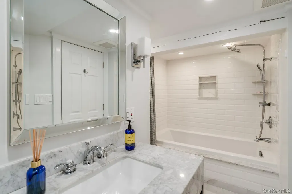 24 Forrest Drive Lloyd Harbor NY 11743
