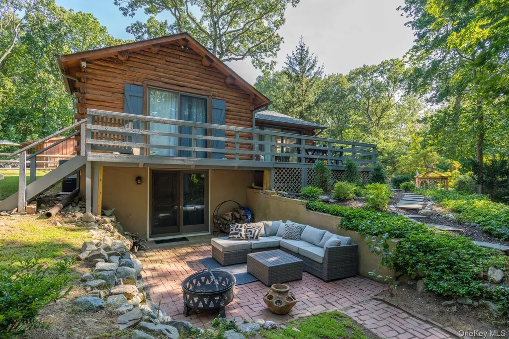 24 Forrest Drive Lloyd Harbor NY 11743