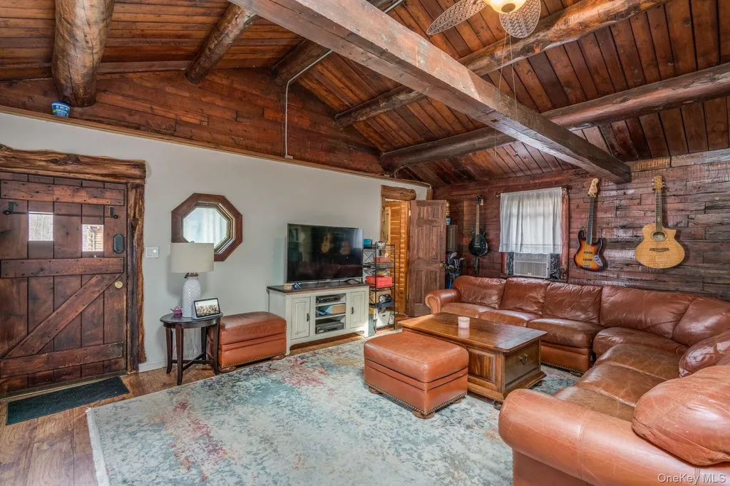 24 Forrest Drive Lloyd Harbor NY 11743