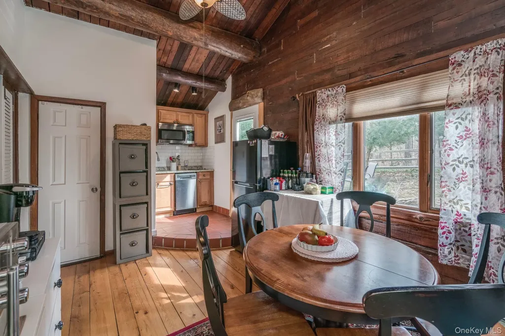 24 Forrest Drive Lloyd Harbor NY 11743