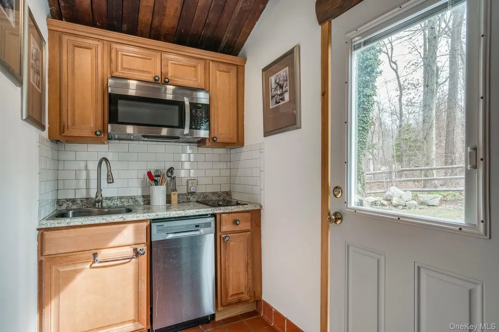 24 Forrest Drive Lloyd Harbor NY 11743