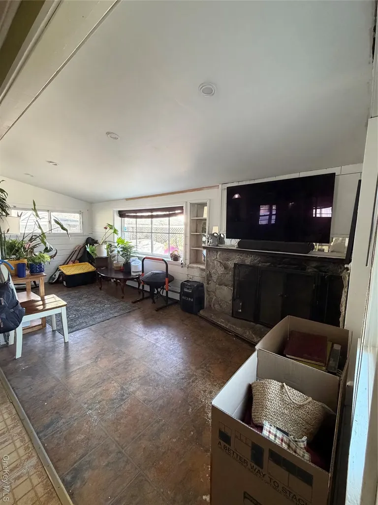 2 Margaret Lane Huntington NY 11743