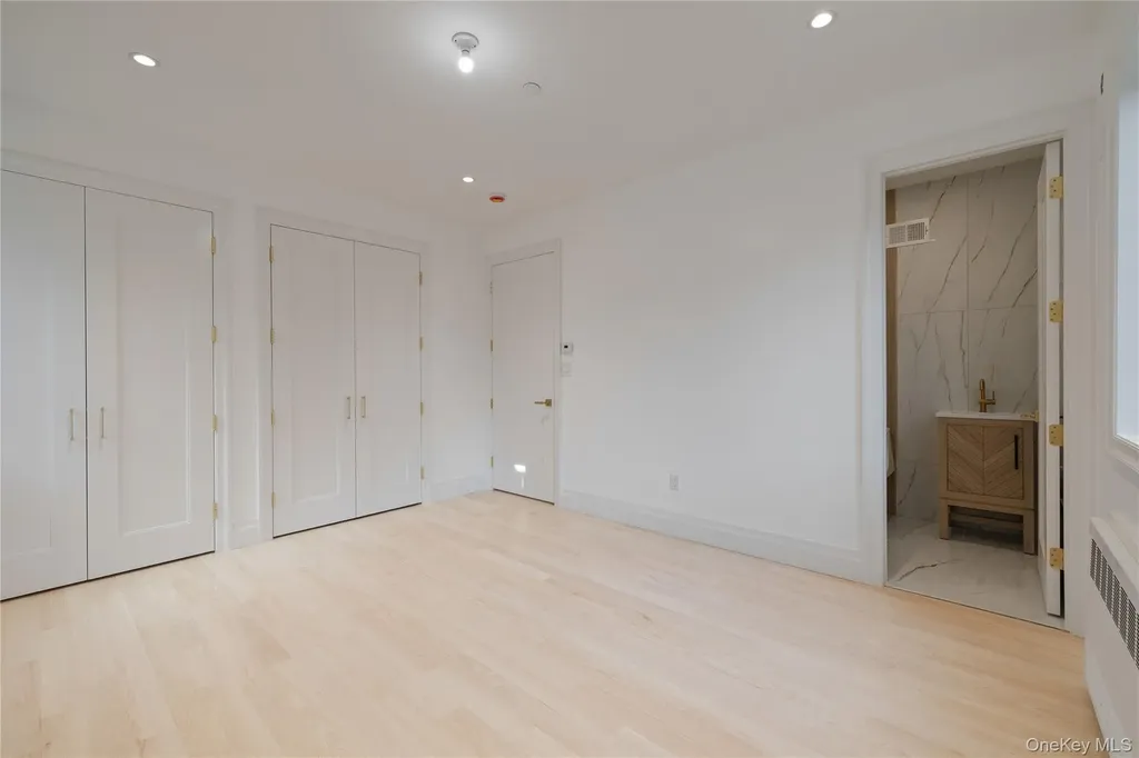 27 Ellish Parkway Spring Valley NY 10977
