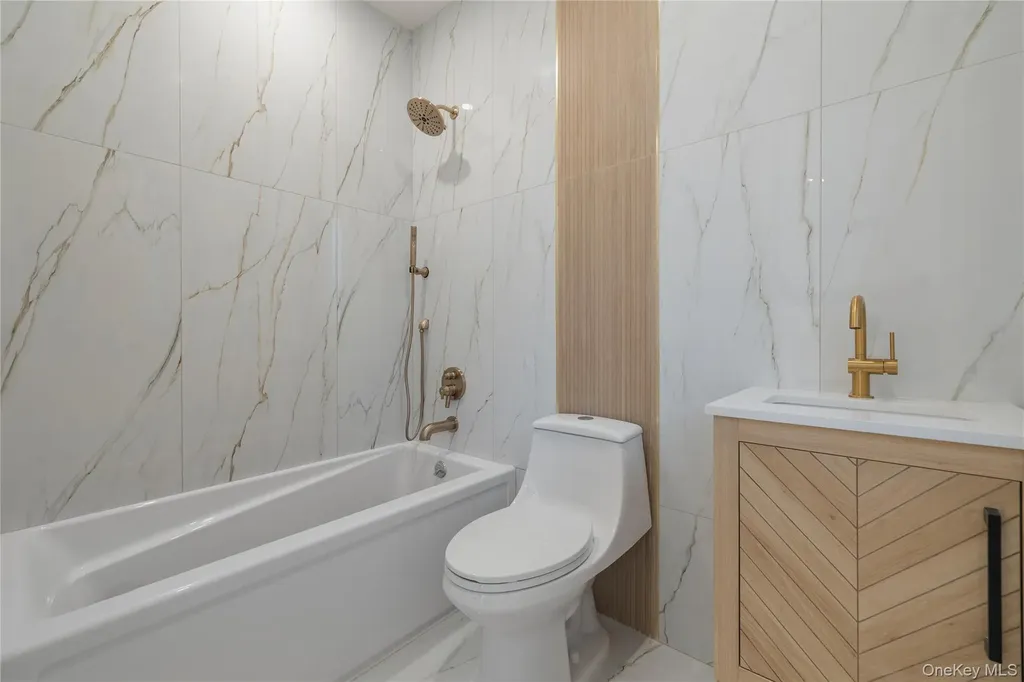 27 Ellish Parkway Spring Valley NY 10977