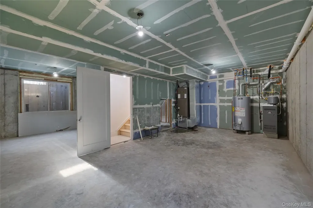 27 Ellish Parkway Spring Valley NY 10977