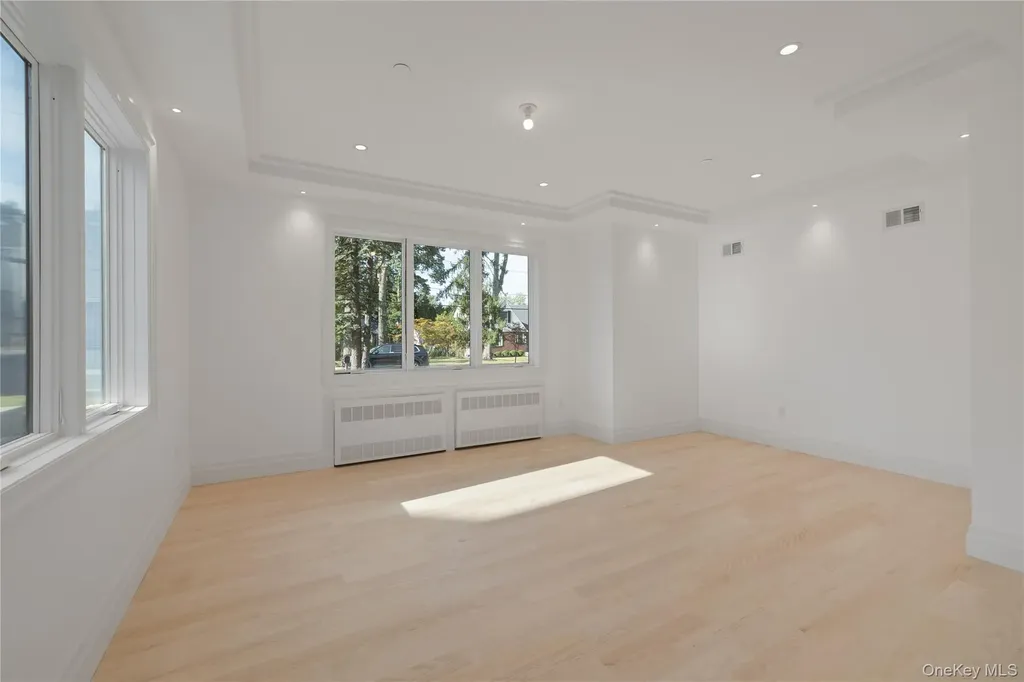 27 Ellish Parkway Spring Valley NY 10977