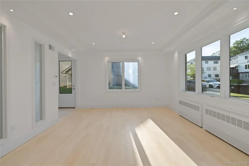 27 Ellish Parkway Spring Valley NY 10977