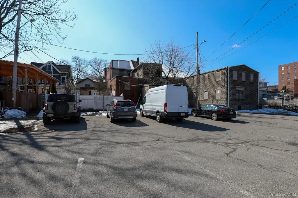 350 Broadway Kingston NY 12401