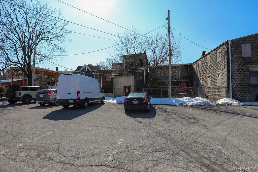 350 Broadway Kingston NY 12401