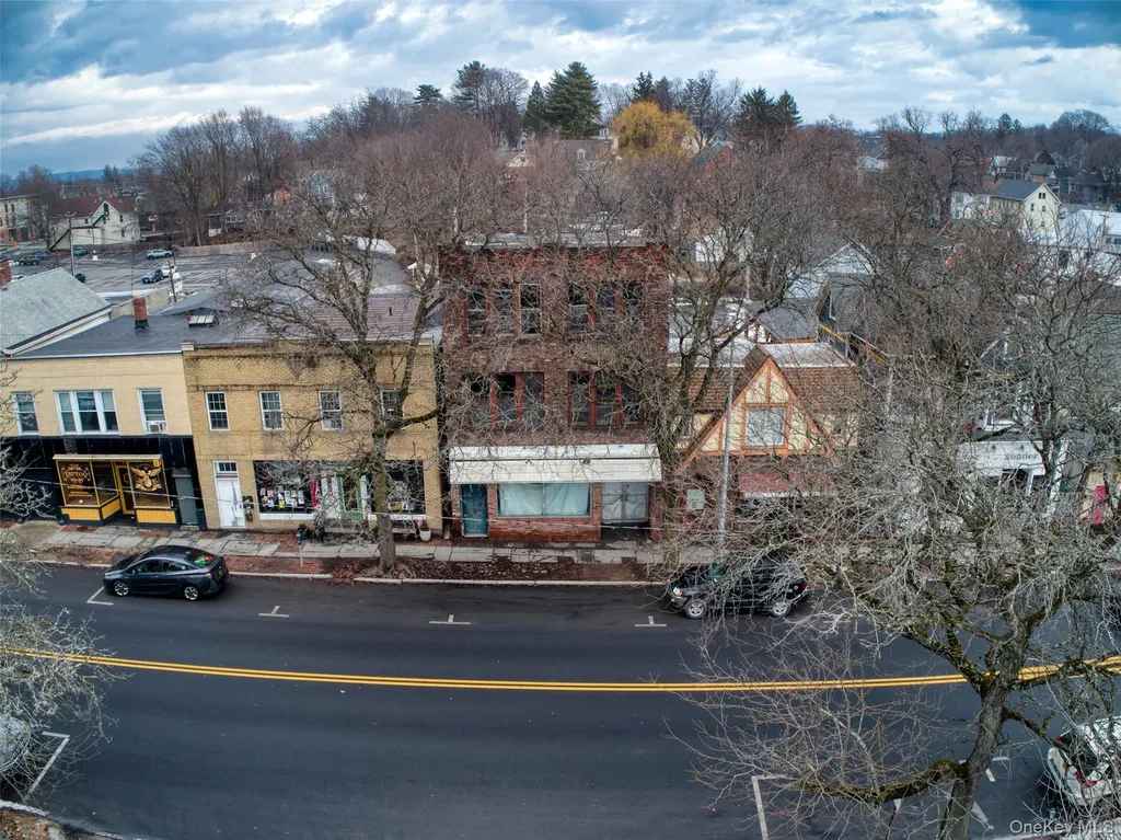 350 Broadway Kingston NY 12401