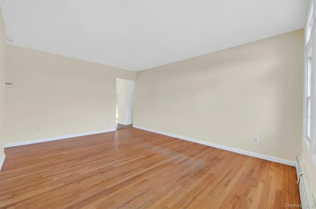 19 Cayuga Drive Wappingers Falls NY 12590