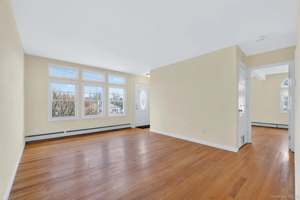 19 Cayuga Drive Wappingers Falls NY 12590