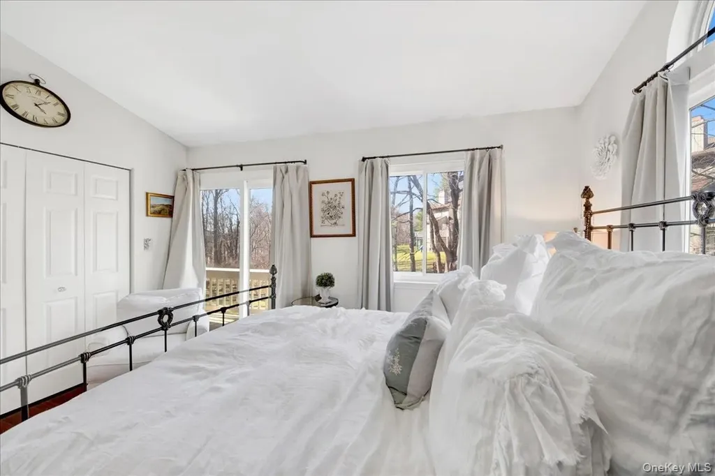 21 Arbor Way Peekskill NY 10566