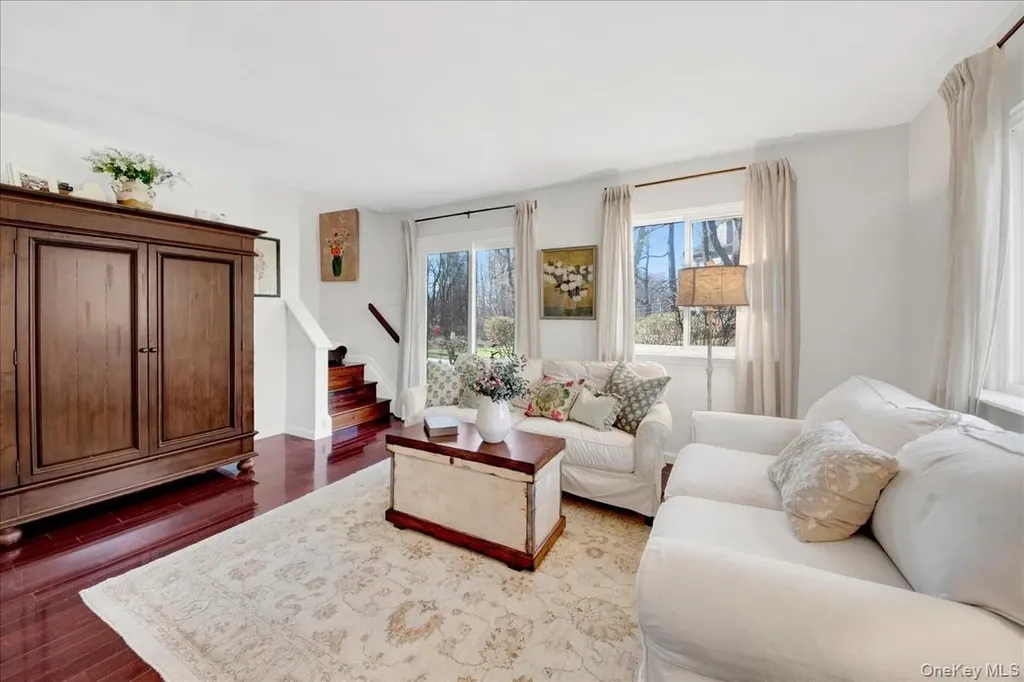 21 Arbor Way Peekskill NY 10566
