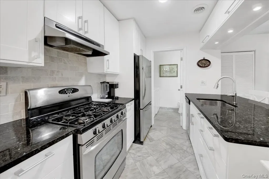 21 Arbor Way Peekskill NY 10566
