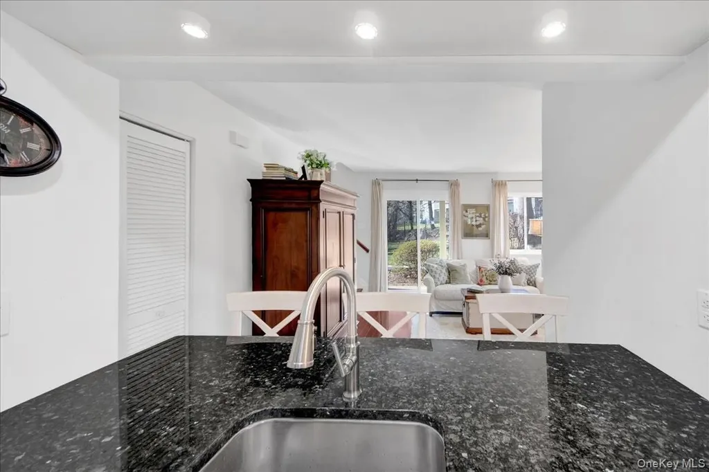 21 Arbor Way Peekskill NY 10566