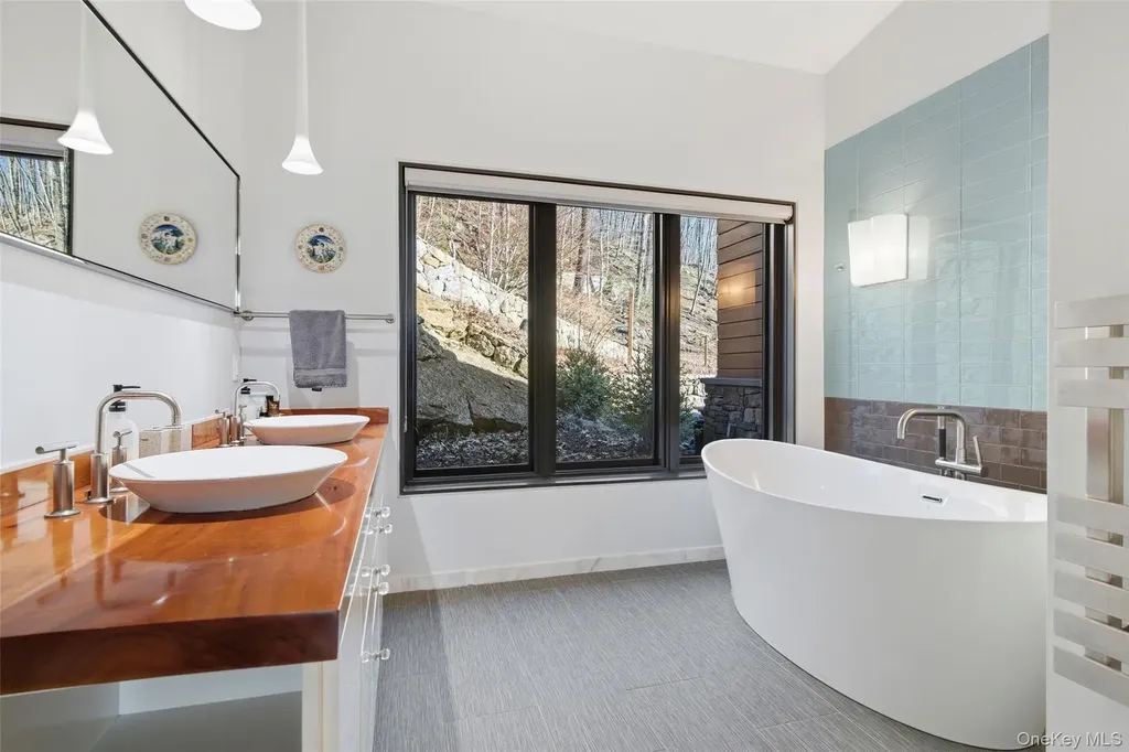 2 Lakeridge Drive Armonk NY 10504