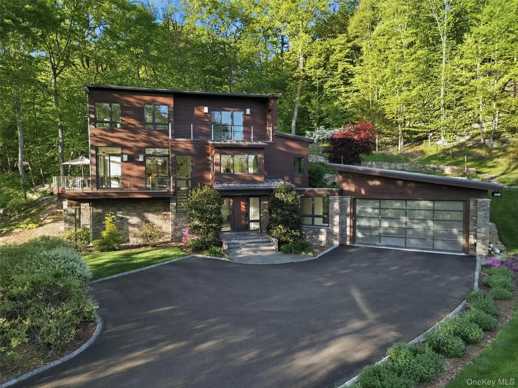 2 Lakeridge Drive Armonk NY 10504
