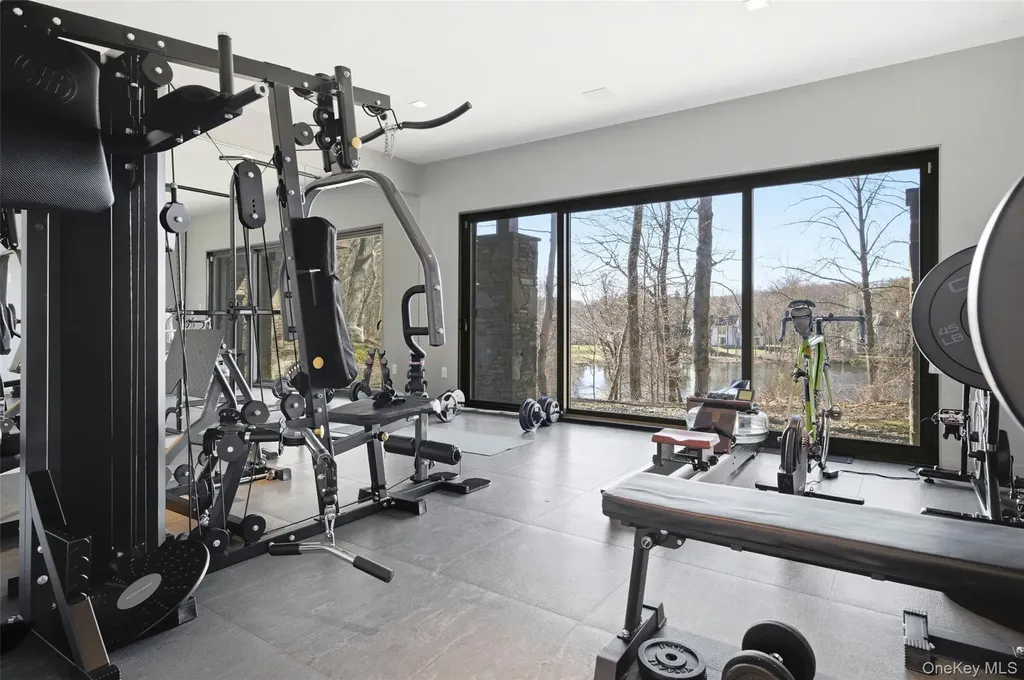2 Lakeridge Drive Armonk NY 10504