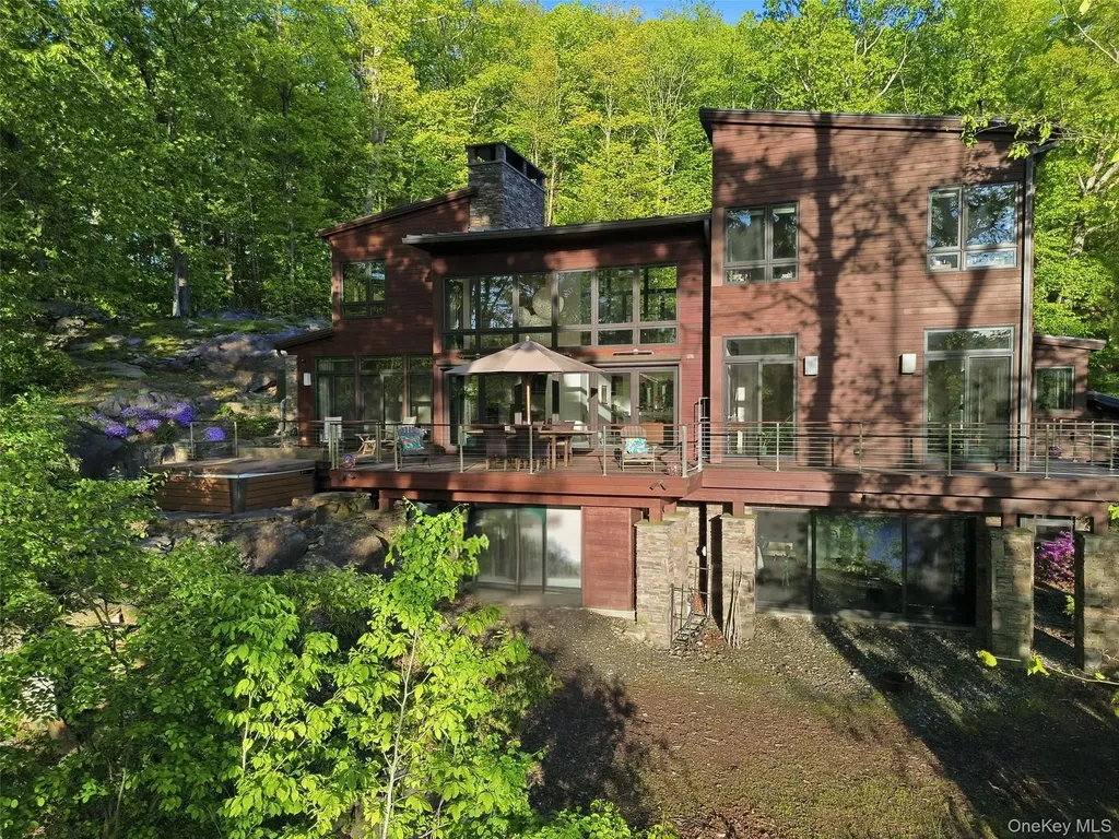 2 Lakeridge Drive Armonk NY 10504