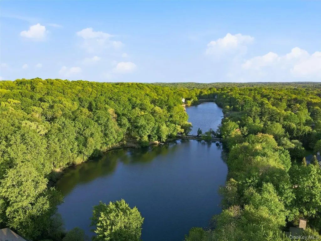 2 Lakeridge Drive Armonk NY 10504