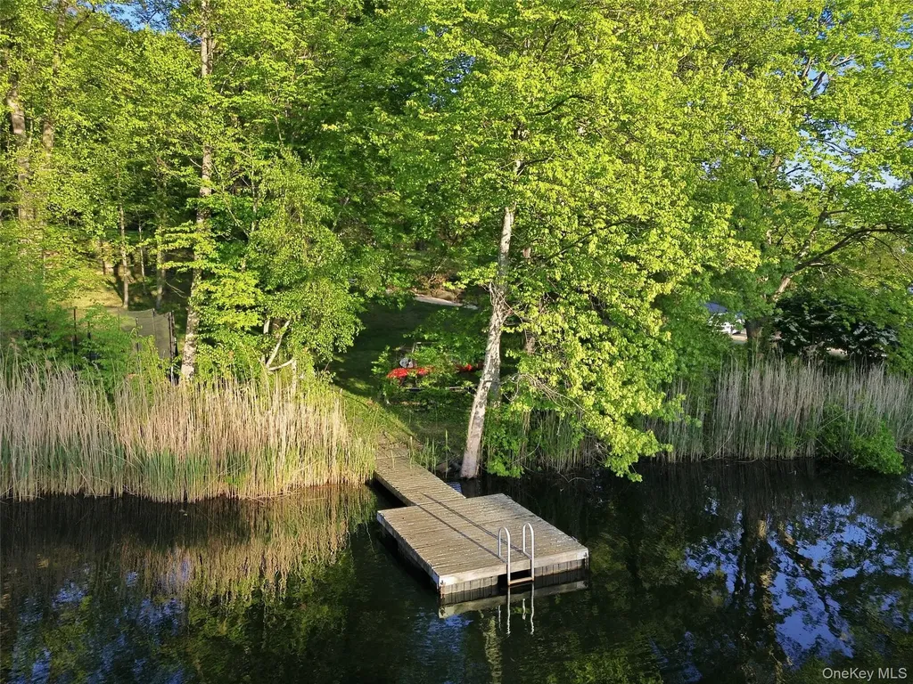 2 Lakeridge Drive Armonk NY 10504
