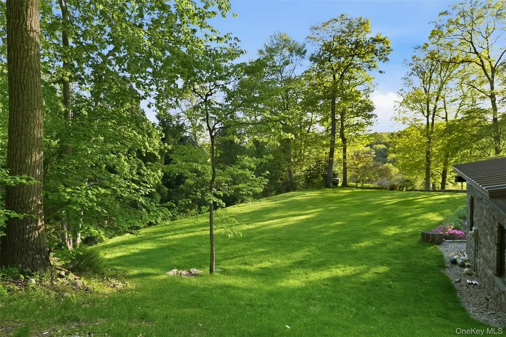 2 Lakeridge Drive Armonk NY 10504