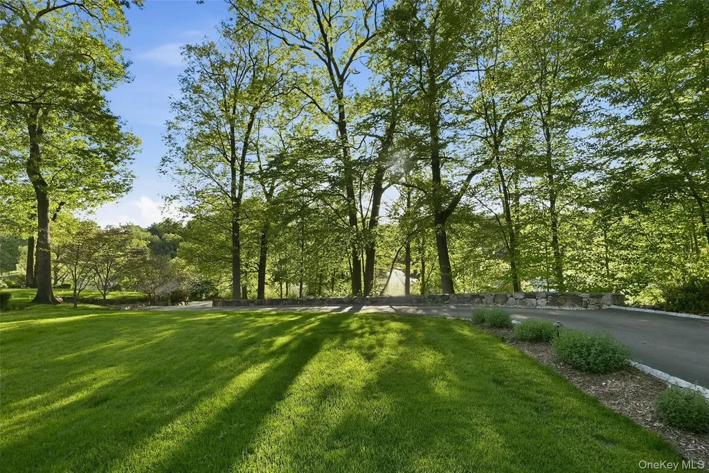 2 Lakeridge Drive Armonk NY 10504