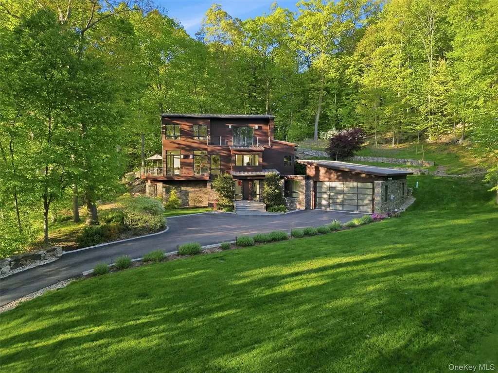 2 Lakeridge Drive Armonk NY 10504