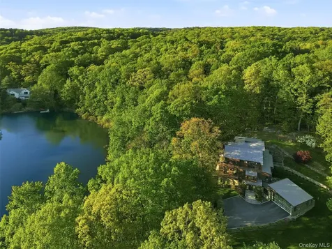 2 Lakeridge Drive Armonk NY 10504