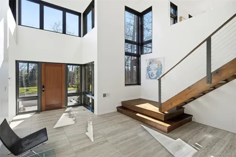 2 Lakeridge Drive Armonk NY 10504