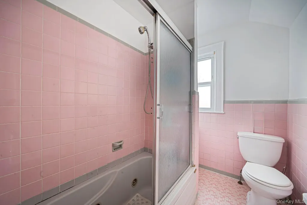 24718 137th Avenue Rosedale NY 11422